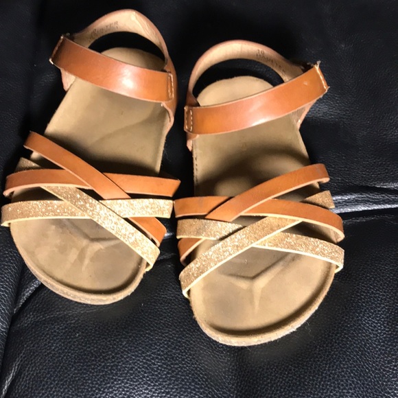 Tahari Other - Tahari Size 10 Sandals